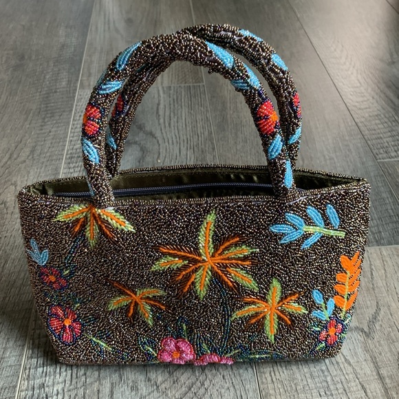 Beaded hand bag - Picture 2 of 5